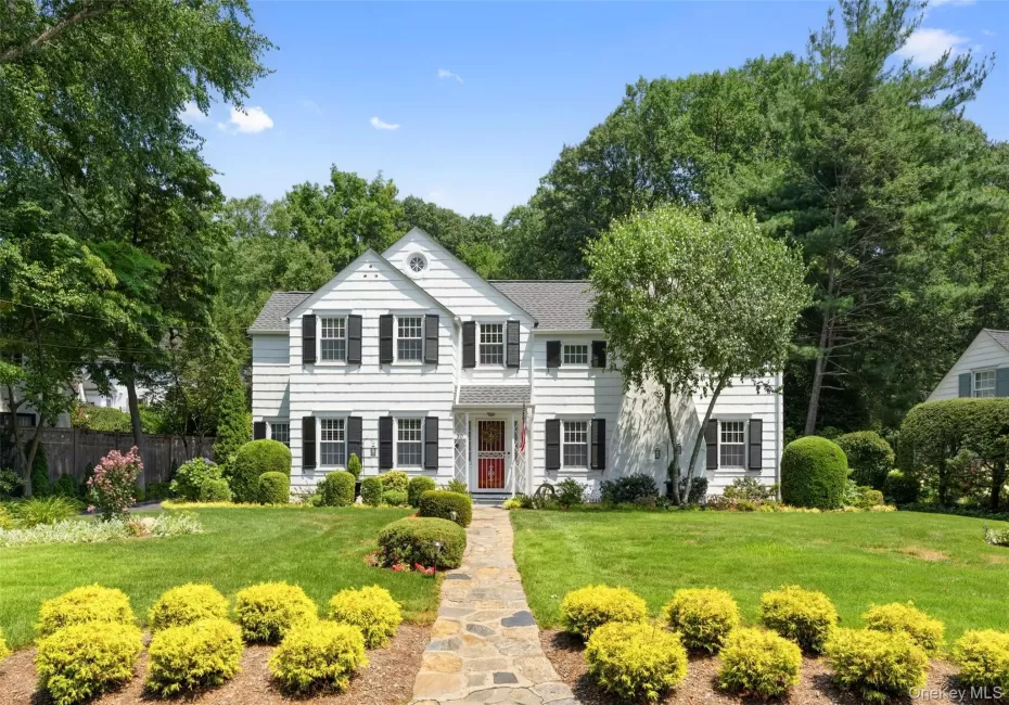 Welcome to 30 Birchbrook Road located in the Historic Cedar Knolls neighborhood in Bronxville P.O. Yonkers. Welcome to 30 Birchbrook Road located in the Historic Cedar Knolls neighborhood in Bronxville P.O. Yonkers.