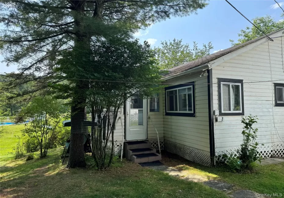 6269 State Route 42, Fallsburg, NY, 4 Bedrooms Bedrooms, 6 Rooms Rooms,2 BathroomsBathrooms,Residential,For Rent,State Route 42,0,1031061 6269 State Route 42, Fallsburg, NY, 4 Bedrooms Bedrooms, 6 Rooms Rooms,2 BathroomsBathrooms,Residential,For Rent,State Route 42,0,1031061