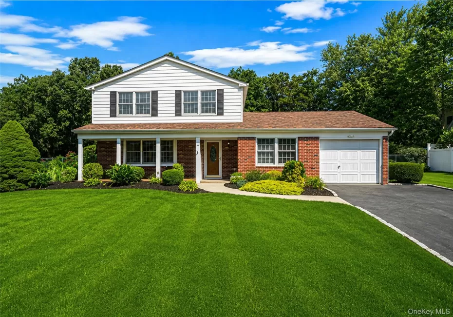 35 Royalston Lane, Brookhaven, NY, 3 Bedrooms Bedrooms, 7 Rooms Rooms,2 BathroomsBathrooms,Residential,For Rent,Royalston,0,1029673 35 Royalston Lane, Brookhaven, NY, 3 Bedrooms Bedrooms, 7 Rooms Rooms,2 BathroomsBathrooms,Residential,For Rent,Royalston,0,1029673