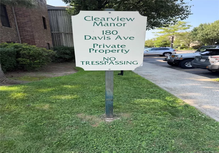180 Davis Avenue, New York, NY, 3 Bedrooms Bedrooms, 7 Rooms Rooms,2 BathroomsBathrooms,Residential,For Rent,Davis,0,1029527 180 Davis Avenue, New York, NY, 3 Bedrooms Bedrooms, 7 Rooms Rooms,2 BathroomsBathrooms,Residential,For Rent,Davis,0,1029527