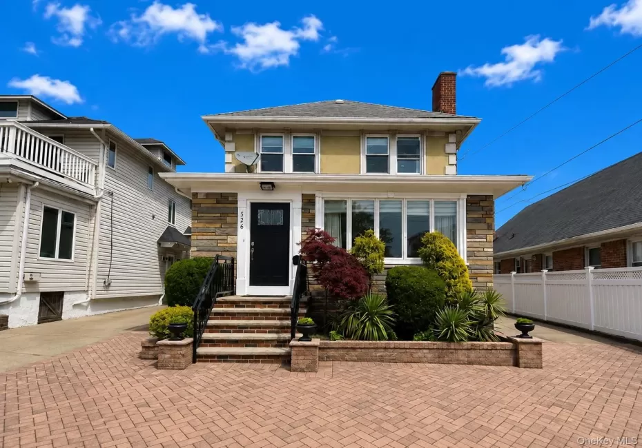 526 Beach 132nd Street, New York, NY, 3 Bedrooms Bedrooms, 9 Rooms Rooms,2 BathroomsBathrooms,Residential,For Rent,Beach 132nd,0,1031132 526 Beach 132nd Street, New York, NY, 3 Bedrooms Bedrooms, 9 Rooms Rooms,2 BathroomsBathrooms,Residential,For Rent,Beach 132nd,0,1031132