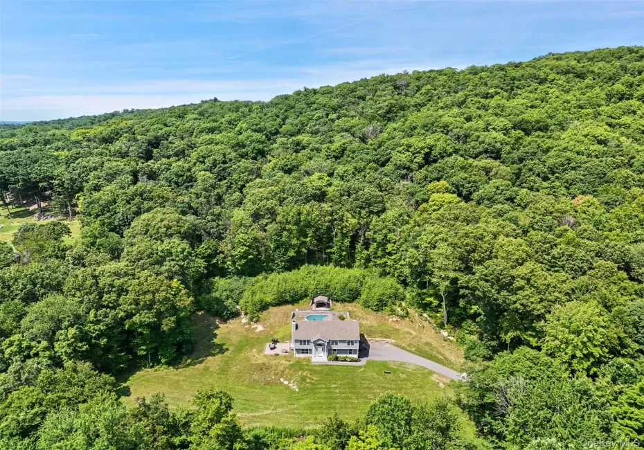 20 ACRES of total privacy 20 ACRES of total privacy