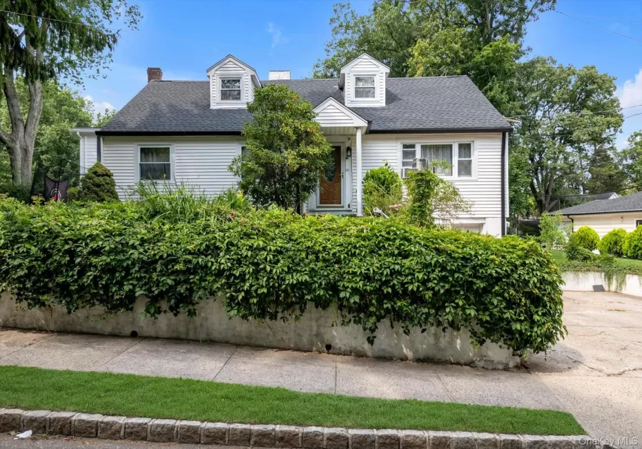 257 Schenck Avenue, North Hempstead, NY, 4 Bedrooms Bedrooms, 8 Rooms Rooms,2 BathroomsBathrooms,Residential,For Rent,Schenck,0,1030957 257 Schenck Avenue, North Hempstead, NY, 4 Bedrooms Bedrooms, 8 Rooms Rooms,2 BathroomsBathrooms,Residential,For Rent,Schenck,0,1030957