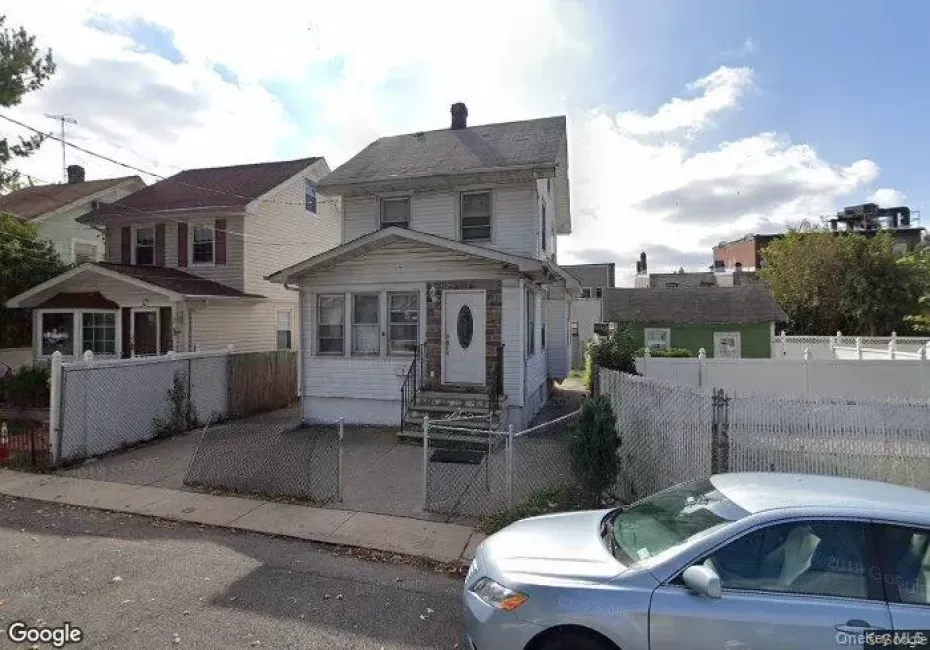 3 Taylor Court, New York, NY, 3 Bedrooms Bedrooms, 8 Rooms Rooms,1 BathroomBathrooms,Residential,For Rent,Taylor,0,1031409 3 Taylor Court, New York, NY, 3 Bedrooms Bedrooms, 8 Rooms Rooms,1 BathroomBathrooms,Residential,For Rent,Taylor,0,1031409