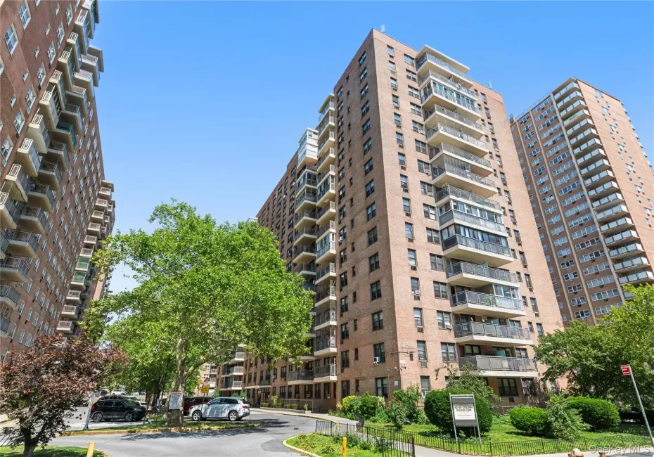 42-55 Colden Street, New York, NY, 3 Rooms Rooms,1 BathroomBathrooms,Residential,For Rent,Colden,0,1031249 42-55 Colden Street, New York, NY, 3 Rooms Rooms,1 BathroomBathrooms,Residential,For Rent,Colden,0,1031249