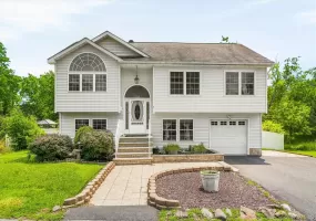 9 Ashland Avenue, Middletown, NY, 4 Bedrooms Bedrooms, 9 Rooms Rooms,3 BathroomsBathrooms,Residential,For Rent,Ashland,0,1030876 9 Ashland Avenue, Middletown, NY, 4 Bedrooms Bedrooms, 9 Rooms Rooms,3 BathroomsBathrooms,Residential,For Rent,Ashland,0,1030876