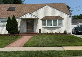 137 Walton Avenue, Hempstead, NY, 4 Bedrooms Bedrooms, 8 Rooms Rooms,3 BathroomsBathrooms,Residential,For Rent,Walton,0,1031471 137 Walton Avenue, Hempstead, NY, 4 Bedrooms Bedrooms, 8 Rooms Rooms,3 BathroomsBathrooms,Residential,For Rent,Walton,0,1031471