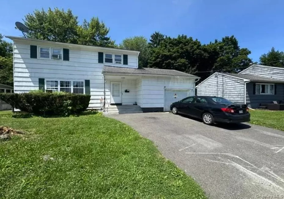 325 West Street, Newburgh (city), NY, 4 Bedrooms Bedrooms, 8 Rooms Rooms,2 BathroomsBathrooms,Residential,For Rent,West,0,1030569 325 West Street, Newburgh (city), NY, 4 Bedrooms Bedrooms, 8 Rooms Rooms,2 BathroomsBathrooms,Residential,For Rent,West,0,1030569