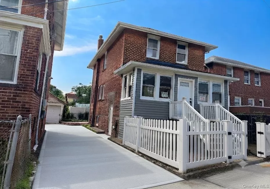 2431 Deerfield Road, New York, NY, 3 Bedrooms Bedrooms, 5 Rooms Rooms,1 BathroomBathrooms,Residential,For Rent,Deerfield,0,1031117 2431 Deerfield Road, New York, NY, 3 Bedrooms Bedrooms, 5 Rooms Rooms,1 BathroomBathrooms,Residential,For Rent,Deerfield,0,1031117