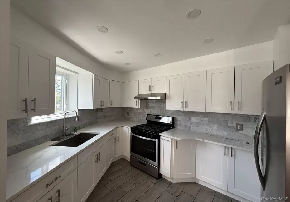 6507 Jay Avenue, New York, NY, 3 Bedrooms Bedrooms, 5 Rooms Rooms,1 BathroomBathrooms,Residential Lease,For Rent,Jay,0,1016286 6507 Jay Avenue, New York, NY, 3 Bedrooms Bedrooms, 5 Rooms Rooms,1 BathroomBathrooms,Residential Lease,For Rent,Jay,0,1016286