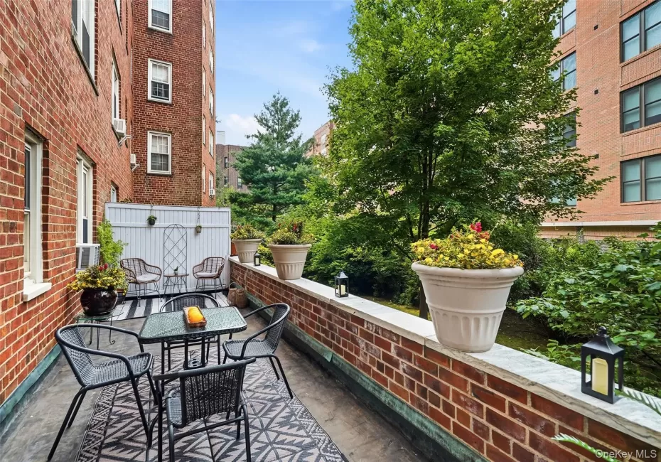 949 Palmer Road, Yonkers, NY, 3 Bedrooms Bedrooms, 7 Rooms Rooms,2 BathroomsBathrooms,Residential,For Rent,Palmer,0,1011934 949 Palmer Road, Yonkers, NY, 3 Bedrooms Bedrooms, 7 Rooms Rooms,2 BathroomsBathrooms,Residential,For Rent,Palmer,0,1011934