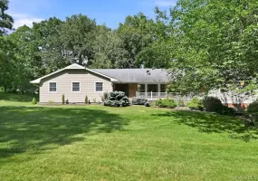 20 Williamsburg Drive, Smithtown, NY, 6 Bedrooms Bedrooms, 12 Rooms Rooms,2 BathroomsBathrooms,Residential Lease,For Rent,Williamsburg,0,1030743 20 Williamsburg Drive, Smithtown, NY, 6 Bedrooms Bedrooms, 12 Rooms Rooms,2 BathroomsBathrooms,Residential Lease,For Rent,Williamsburg,0,1030743
