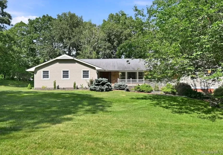 20 Williamsburg Drive, Smithtown, NY, 6 Bedrooms Bedrooms, 12 Rooms Rooms,2 BathroomsBathrooms,Residential Lease,For Rent,Williamsburg,0,1030743 20 Williamsburg Drive, Smithtown, NY, 6 Bedrooms Bedrooms, 12 Rooms Rooms,2 BathroomsBathrooms,Residential Lease,For Rent,Williamsburg,0,1030743