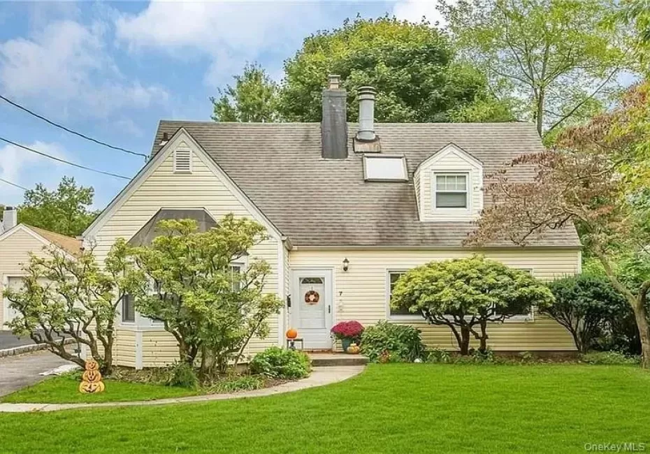 7 Wendover Road, Eastchester, NY, 3 Bedrooms Bedrooms, 6 Rooms Rooms,2 BathroomsBathrooms,Residential Lease,For Rent,Wendover,0,1027581 7 Wendover Road, Eastchester, NY, 3 Bedrooms Bedrooms, 6 Rooms Rooms,2 BathroomsBathrooms,Residential Lease,For Rent,Wendover,0,1027581