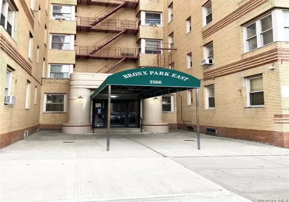 2166 Bronx Park, New York, NY, 2 Bedrooms Bedrooms, 5 Rooms Rooms,2 BathroomsBathrooms,Residential,For Rent,Bronx,0,1029412 2166 Bronx Park, New York, NY, 2 Bedrooms Bedrooms, 5 Rooms Rooms,2 BathroomsBathrooms,Residential,For Rent,Bronx,0,1029412