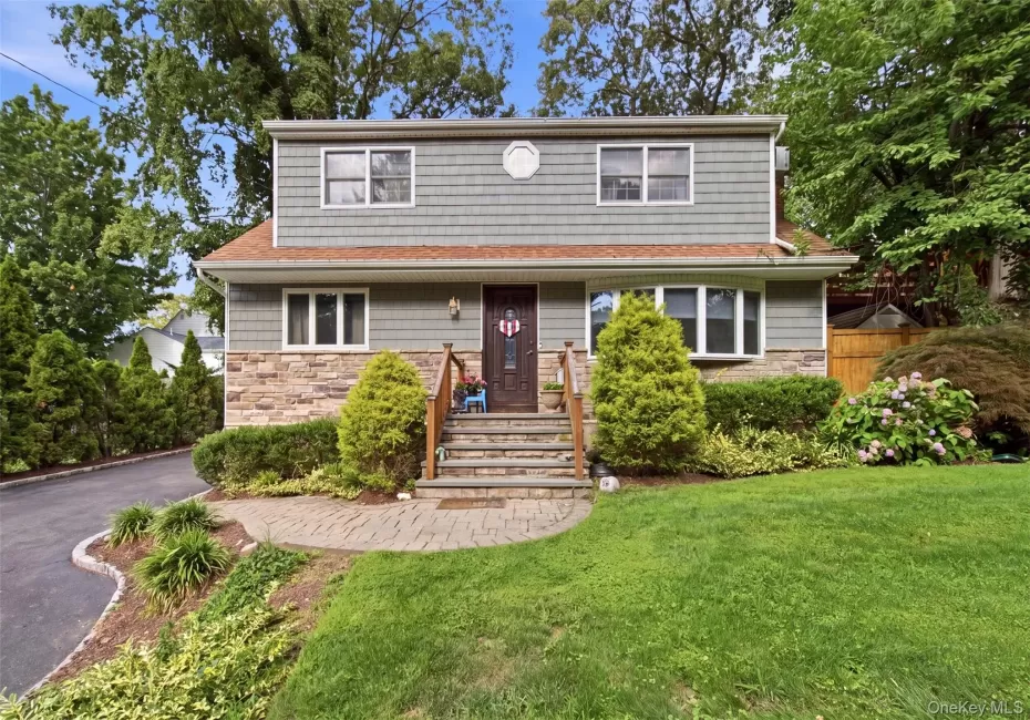 46 Catherine Street, Huntington, NY, 5 Bedrooms Bedrooms, 8 Rooms Rooms,2 BathroomsBathrooms,Residential,For Rent,Catherine,0,1030002 46 Catherine Street, Huntington, NY, 5 Bedrooms Bedrooms, 8 Rooms Rooms,2 BathroomsBathrooms,Residential,For Rent,Catherine,0,1030002