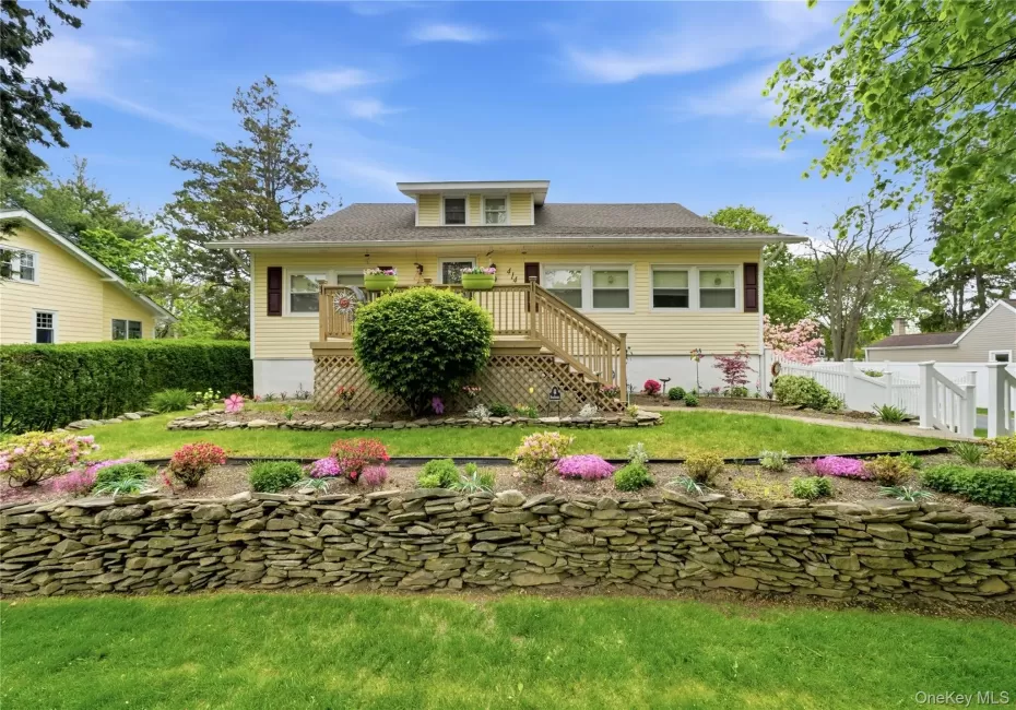 414 Potter Boulevard, Islip, NY, 4 Bedrooms Bedrooms, 8 Rooms Rooms,2 BathroomsBathrooms,Residential,For Rent,Potter,0,1029408 414 Potter Boulevard, Islip, NY, 4 Bedrooms Bedrooms, 8 Rooms Rooms,2 BathroomsBathrooms,Residential,For Rent,Potter,0,1029408