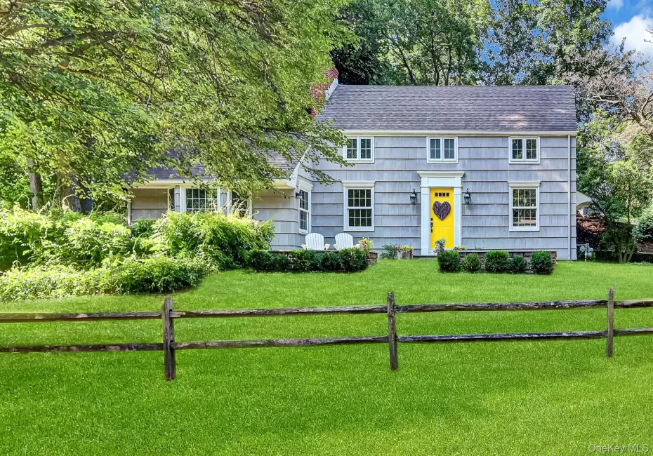 Welcome to 2 Dogwood Drive, Stony Brook! Welcome to 2 Dogwood Drive, Stony Brook!