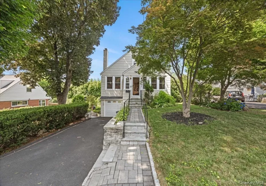 179 Serrano Avenue, Mount Pleasant, NY, 4 Bedrooms Bedrooms, 7 Rooms Rooms,2 BathroomsBathrooms,Residential,For Rent,Serrano,0,1031093 179 Serrano Avenue, Mount Pleasant, NY, 4 Bedrooms Bedrooms, 7 Rooms Rooms,2 BathroomsBathrooms,Residential,For Rent,Serrano,0,1031093