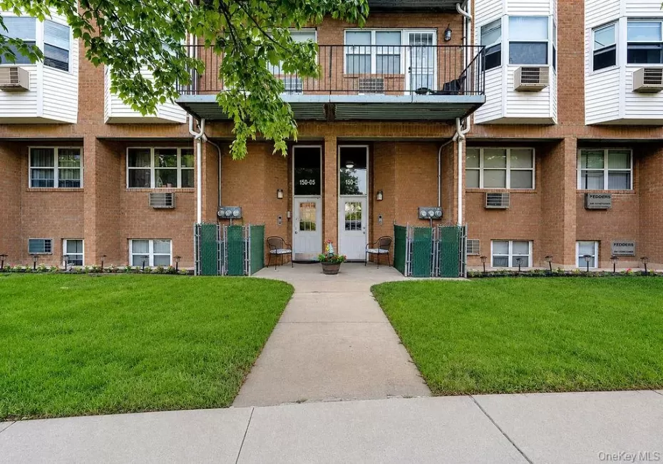 150-07 95th Street, New York, NY, 3 Bedrooms Bedrooms, 6 Rooms Rooms,2 BathroomsBathrooms,Residential,For Rent,95th,0,1031604 150-07 95th Street, New York, NY, 3 Bedrooms Bedrooms, 6 Rooms Rooms,2 BathroomsBathrooms,Residential,For Rent,95th,0,1031604
