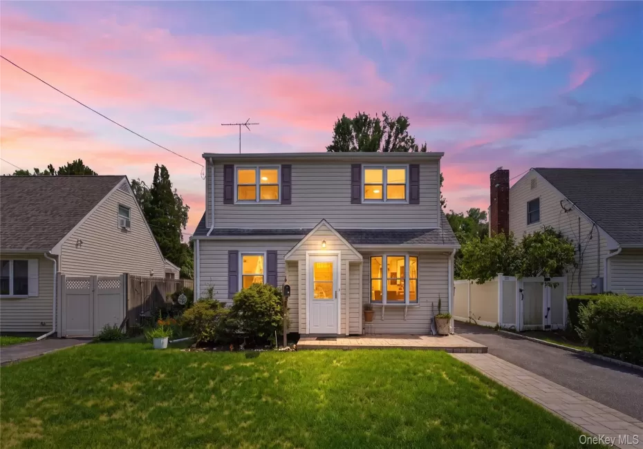 43 Nassau Avenue, Oyster Bay, NY, 4 Bedrooms Bedrooms, 8 Rooms Rooms,3 BathroomsBathrooms,Residential,For Rent,Nassau,0,1029625 43 Nassau Avenue, Oyster Bay, NY, 4 Bedrooms Bedrooms, 8 Rooms Rooms,3 BathroomsBathrooms,Residential,For Rent,Nassau,0,1029625