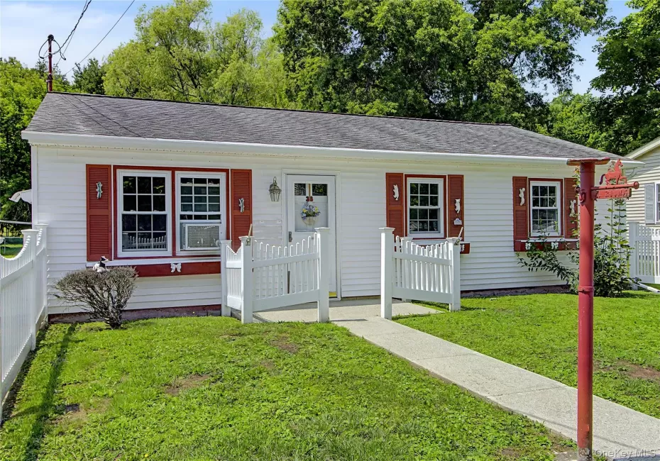38 Seely Street, Montgomery, NY, 3 Bedrooms Bedrooms, 5 Rooms Rooms,1 BathroomBathrooms,Residential,For Rent,Seely,0,1031105 38 Seely Street, Montgomery, NY, 3 Bedrooms Bedrooms, 5 Rooms Rooms,1 BathroomBathrooms,Residential,For Rent,Seely,0,1031105