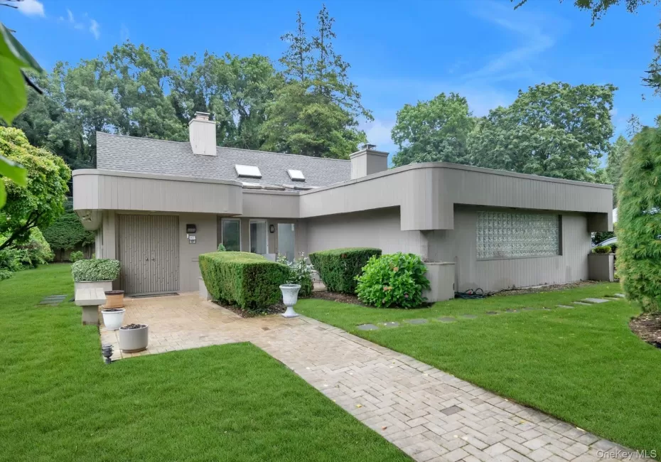 57 Parkway Drive, North Hempstead, NY, 4 Bedrooms Bedrooms, 9 Rooms Rooms,2 BathroomsBathrooms,Residential,For Rent,Parkway,0,1022394 57 Parkway Drive, North Hempstead, NY, 4 Bedrooms Bedrooms, 9 Rooms Rooms,2 BathroomsBathrooms,Residential,For Rent,Parkway,0,1022394