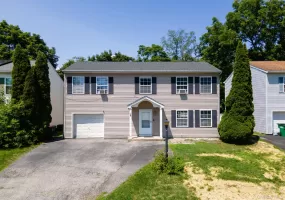 18 Mews Alley, Poughkeepsie (town), NY, 3 Bedrooms Bedrooms, 8 Rooms Rooms,2 BathroomsBathrooms,Residential,For Rent,Mews,0,1029166 18 Mews Alley, Poughkeepsie (town), NY, 3 Bedrooms Bedrooms, 8 Rooms Rooms,2 BathroomsBathrooms,Residential,For Rent,Mews,0,1029166