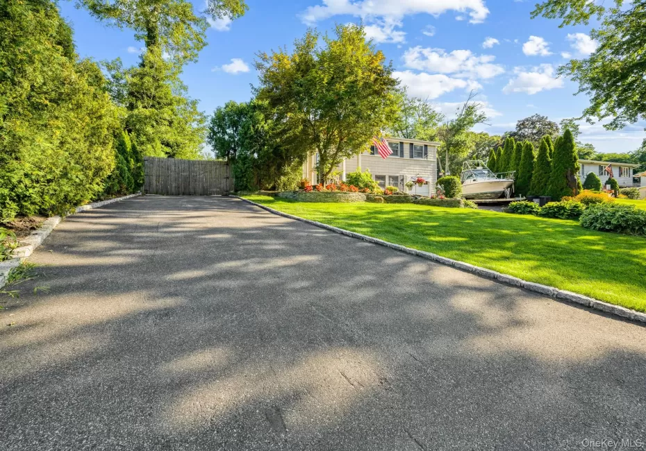 14 Fairway Drive, Brookhaven, NY, 4 Bedrooms Bedrooms, 7 Rooms Rooms,1 BathroomBathrooms,Residential,For Rent,Fairway,0,1031586 14 Fairway Drive, Brookhaven, NY, 4 Bedrooms Bedrooms, 7 Rooms Rooms,1 BathroomBathrooms,Residential,For Rent,Fairway,0,1031586