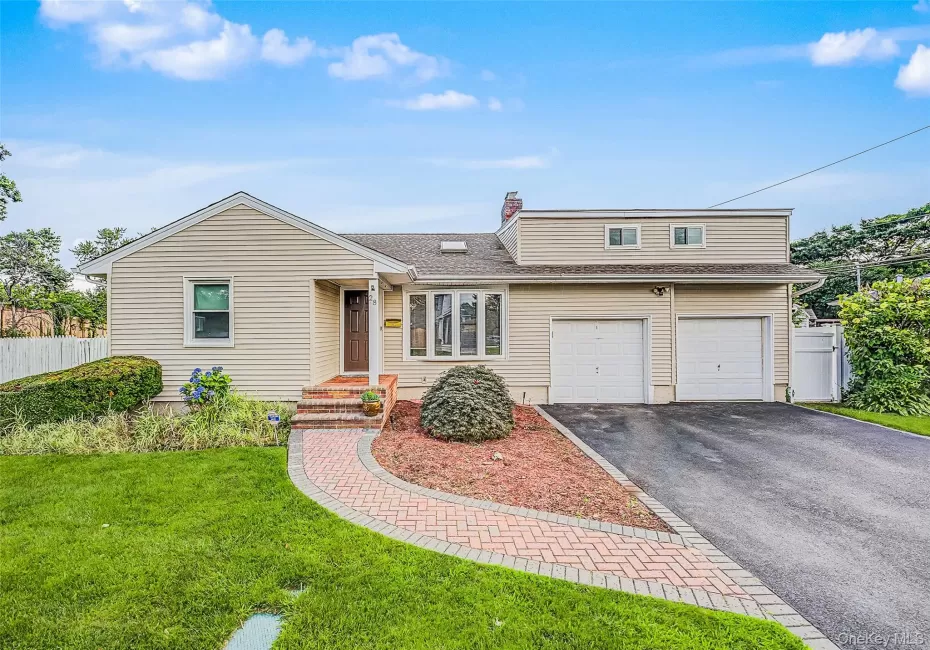 28 Greenvale Lane, Oyster Bay, NY, 4 Bedrooms Bedrooms, 9 Rooms Rooms,3 BathroomsBathrooms,Residential,For Rent,Greenvale,0,1031995 28 Greenvale Lane, Oyster Bay, NY, 4 Bedrooms Bedrooms, 9 Rooms Rooms,3 BathroomsBathrooms,Residential,For Rent,Greenvale,0,1031995