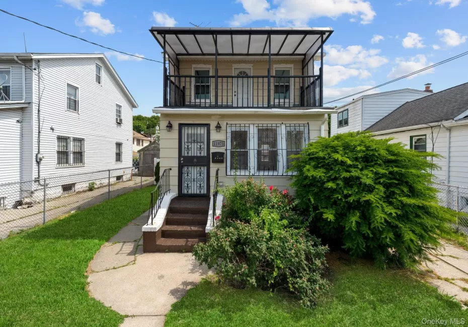 11973 Merrill Street, New York, NY, 3 Bedrooms Bedrooms, 7 Rooms Rooms,1 BathroomBathrooms,Residential,For Rent,Merrill,0,1014358 11973 Merrill Street, New York, NY, 3 Bedrooms Bedrooms, 7 Rooms Rooms,1 BathroomBathrooms,Residential,For Rent,Merrill,0,1014358