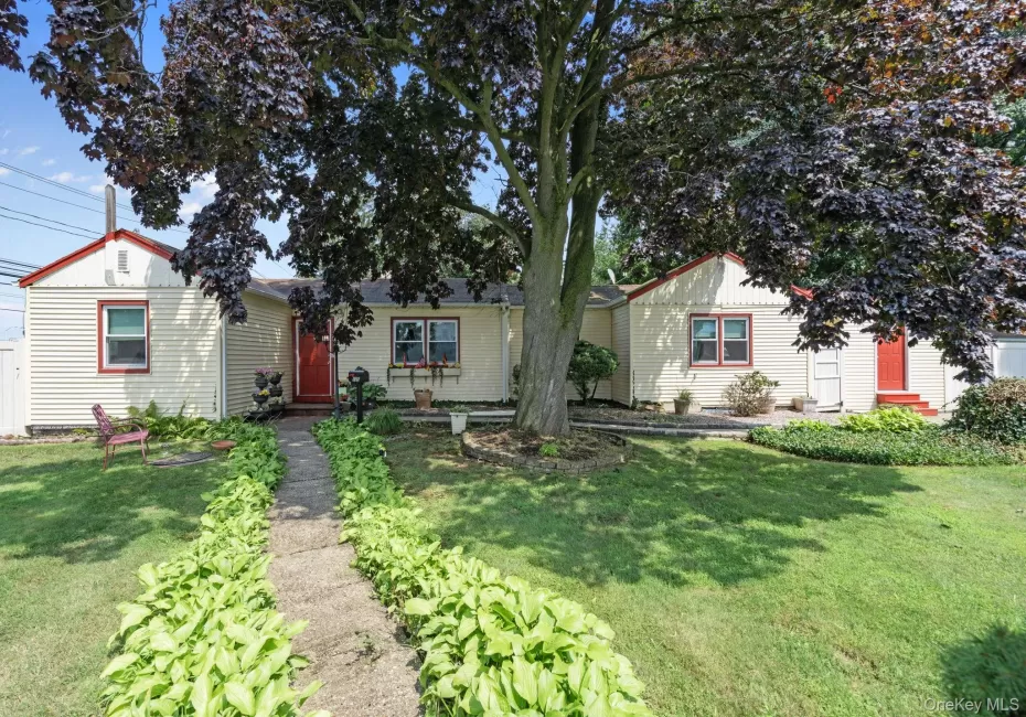125 1st Street, Islip, NY, 3 Bedrooms Bedrooms, 6 Rooms Rooms,1 BathroomBathrooms,Residential,For Rent,1st,0,1031986 125 1st Street, Islip, NY, 3 Bedrooms Bedrooms, 6 Rooms Rooms,1 BathroomBathrooms,Residential,For Rent,1st,0,1031986