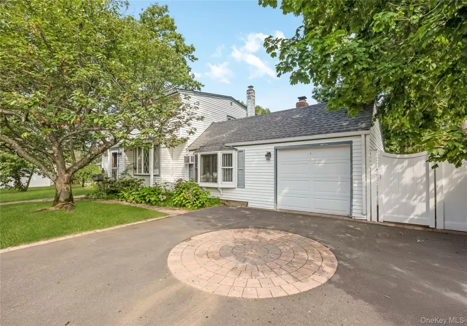 525 Beech Street, Babylon, NY, 5 Bedrooms Bedrooms, 9 Rooms Rooms,2 BathroomsBathrooms,Residential,For Rent,Beech,0,1030749 525 Beech Street, Babylon, NY, 5 Bedrooms Bedrooms, 9 Rooms Rooms,2 BathroomsBathrooms,Residential,For Rent,Beech,0,1030749