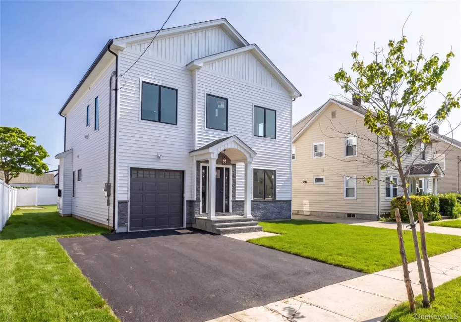 43 Westbury Avenue, North Hempstead, NY, 5 Bedrooms Bedrooms, 9 Rooms Rooms,3 BathroomsBathrooms,Residential,For Rent,Westbury,0,1031927 43 Westbury Avenue, North Hempstead, NY, 5 Bedrooms Bedrooms, 9 Rooms Rooms,3 BathroomsBathrooms,Residential,For Rent,Westbury,0,1031927