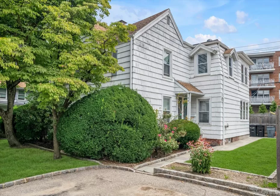 33 Central Drive, North Hempstead, NY, 1 Bedroom Bedrooms, 4 Rooms Rooms,1 BathroomBathrooms,Residential Lease,For Rent,Central,0,1031830 33 Central Drive, North Hempstead, NY, 1 Bedroom Bedrooms, 4 Rooms Rooms,1 BathroomBathrooms,Residential Lease,For Rent,Central,0,1031830