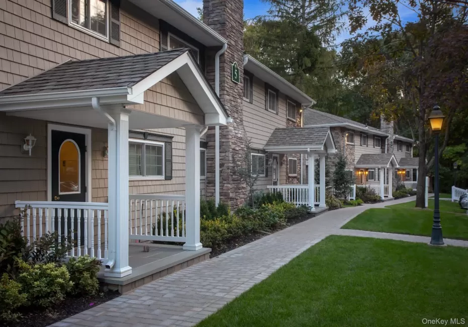 5-1B Dark Hollow Road, Brookhaven, NY, 1 Bedroom Bedrooms, 4 Rooms Rooms,1 BathroomBathrooms,Residential Lease,For Rent,Dark Hollow,0,1032208 5-1B Dark Hollow Road, Brookhaven, NY, 1 Bedroom Bedrooms, 4 Rooms Rooms,1 BathroomBathrooms,Residential Lease,For Rent,Dark Hollow,0,1032208