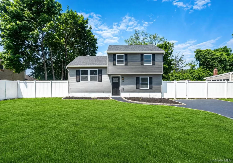 610 Americus Avenue, Brookhaven, NY, 4 Bedrooms Bedrooms, 8 Rooms Rooms,1 BathroomBathrooms,Residential,For Rent,Americus,0,1011214 610 Americus Avenue, Brookhaven, NY, 4 Bedrooms Bedrooms, 8 Rooms Rooms,1 BathroomBathrooms,Residential,For Rent,Americus,0,1011214