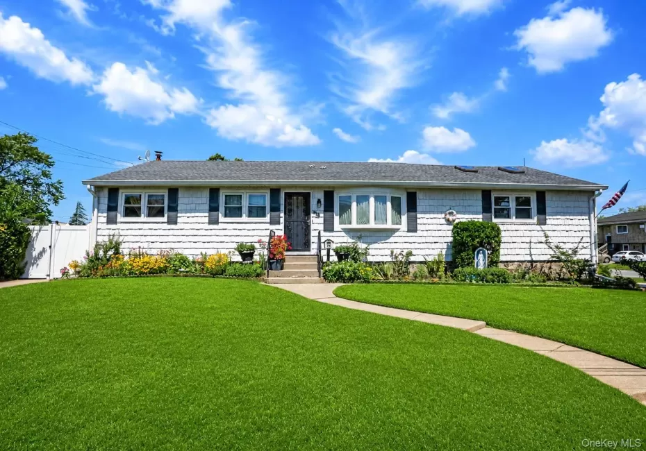 266 Albert Street, Babylon, NY, 4 Bedrooms Bedrooms, 10 Rooms Rooms,2 BathroomsBathrooms,Residential,For Rent,Albert,0,1026880 266 Albert Street, Babylon, NY, 4 Bedrooms Bedrooms, 10 Rooms Rooms,2 BathroomsBathrooms,Residential,For Rent,Albert,0,1026880