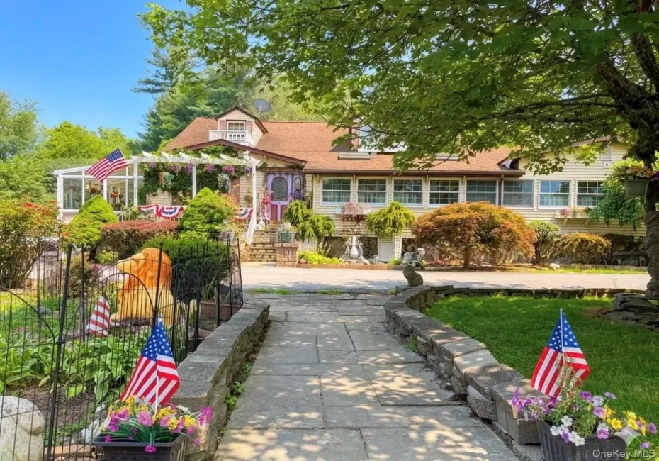 48 Maple Avenue, Goshen, NY, 4 Bedrooms Bedrooms, 9 Rooms Rooms,2 BathroomsBathrooms,Residential,For Rent,Maple,0,1025324 48 Maple Avenue, Goshen, NY, 4 Bedrooms Bedrooms, 9 Rooms Rooms,2 BathroomsBathrooms,Residential,For Rent,Maple,0,1025324