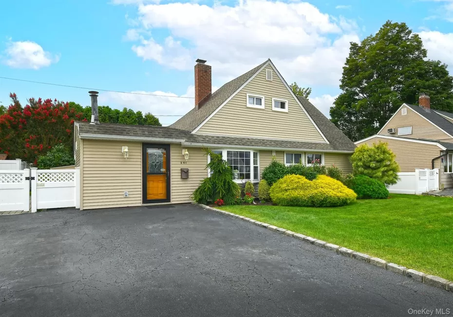 261 Elm Drive, Hempstead, NY, 5 Bedrooms Bedrooms, 9 Rooms Rooms,2 BathroomsBathrooms,Residential,For Rent,Elm,0,1027248 261 Elm Drive, Hempstead, NY, 5 Bedrooms Bedrooms, 9 Rooms Rooms,2 BathroomsBathrooms,Residential,For Rent,Elm,0,1027248