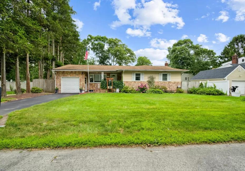 152 Parkwood Drive, Brookhaven, NY, 3 Bedrooms Bedrooms, 9 Rooms Rooms,2 BathroomsBathrooms,Residential,For Rent,Parkwood,0,1029049 152 Parkwood Drive, Brookhaven, NY, 3 Bedrooms Bedrooms, 9 Rooms Rooms,2 BathroomsBathrooms,Residential,For Rent,Parkwood,0,1029049