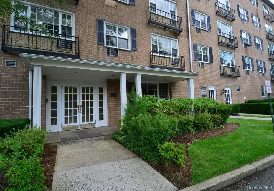 1 Consulate Drive, Eastchester, NY, 1 Bedroom Bedrooms, 3 Rooms Rooms,1 BathroomBathrooms,Residential Lease,For Rent,Consulate,0,1029416 1 Consulate Drive, Eastchester, NY, 1 Bedroom Bedrooms, 3 Rooms Rooms,1 BathroomBathrooms,Residential Lease,For Rent,Consulate,0,1029416