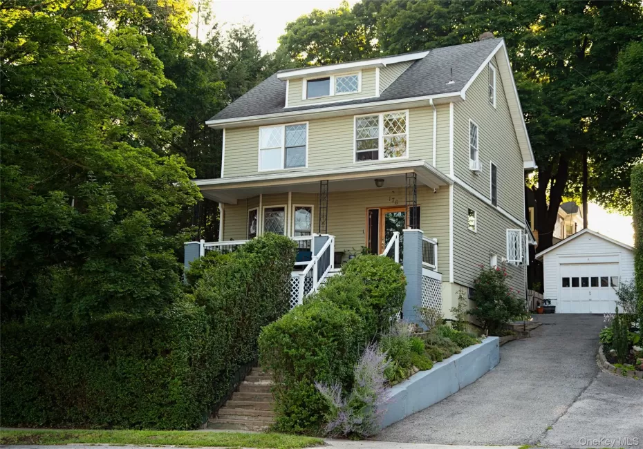176 Prospect Street, Newburgh (city), NY, 3 Bedrooms Bedrooms, 8 Rooms Rooms,1 BathroomBathrooms,Residential,For Rent,Prospect,0,944157 176 Prospect Street, Newburgh (city), NY, 3 Bedrooms Bedrooms, 8 Rooms Rooms,1 BathroomBathrooms,Residential,For Rent,Prospect,0,944157