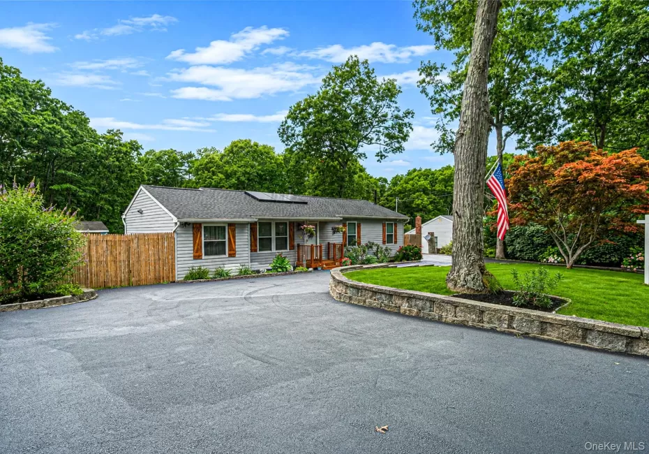 61 End Avenue, Brookhaven, NY, 3 Bedrooms Bedrooms, 7 Rooms Rooms,1 BathroomBathrooms,Residential,For Rent,End,0,1031060 61 End Avenue, Brookhaven, NY, 3 Bedrooms Bedrooms, 7 Rooms Rooms,1 BathroomBathrooms,Residential,For Rent,End,0,1031060