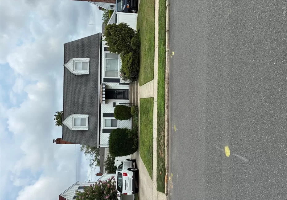 25 Elm Street, Oyster Bay, NY, 4 Bedrooms Bedrooms, 7 Rooms Rooms,2 BathroomsBathrooms,Residential,For Rent,Elm,0,1031762 25 Elm Street, Oyster Bay, NY, 4 Bedrooms Bedrooms, 7 Rooms Rooms,2 BathroomsBathrooms,Residential,For Rent,Elm,0,1031762