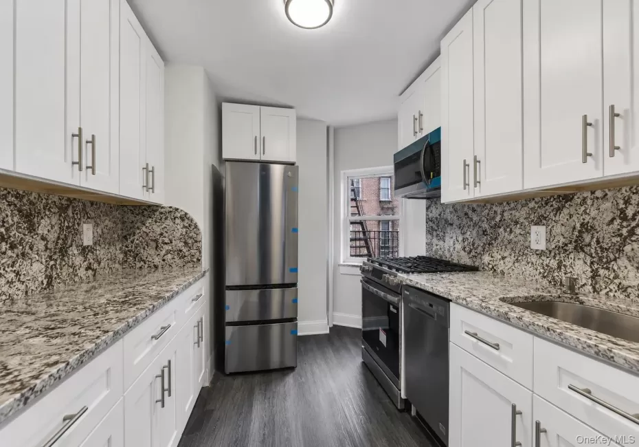 141-12 78th Avenue, New York, NY, 2 Bedrooms Bedrooms, 4 Rooms Rooms,1 BathroomBathrooms,Residential,For Rent,78th,0,1030656 141-12 78th Avenue, New York, NY, 2 Bedrooms Bedrooms, 4 Rooms Rooms,1 BathroomBathrooms,Residential,For Rent,78th,0,1030656