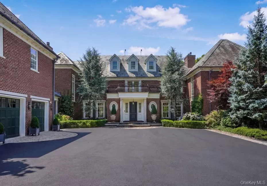18 Gwynne Road, Huntington, NY, 6 Bedrooms Bedrooms, 20 Rooms Rooms,6 BathroomsBathrooms,Residential,For Rent,Gwynne,0,1031747 18 Gwynne Road, Huntington, NY, 6 Bedrooms Bedrooms, 20 Rooms Rooms,6 BathroomsBathrooms,Residential,For Rent,Gwynne,0,1031747