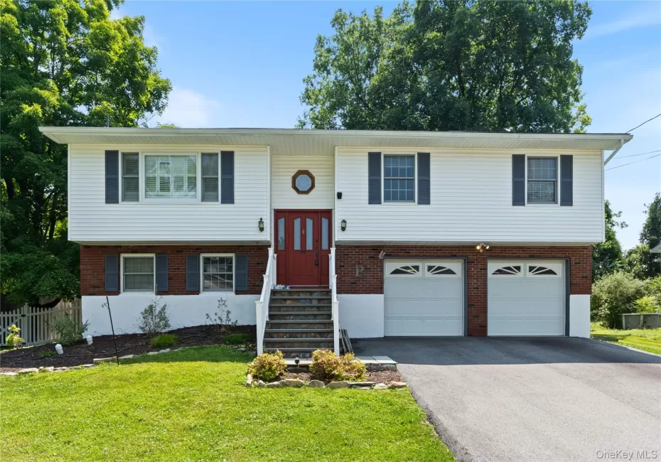 5 Colette Drive, Poughkeepsie (town), NY, 3 Bedrooms Bedrooms, 7 Rooms Rooms,2 BathroomsBathrooms,Residential,For Rent,Colette,0,1032188 5 Colette Drive, Poughkeepsie (town), NY, 3 Bedrooms Bedrooms, 7 Rooms Rooms,2 BathroomsBathrooms,Residential,For Rent,Colette,0,1032188