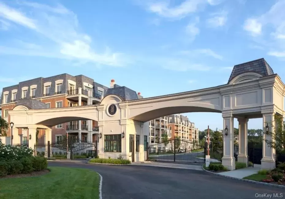 6000 Royal Court, North Hempstead, NY, 2 Bedrooms Bedrooms, 6 Rooms Rooms,2 BathroomsBathrooms,Residential,For Rent,Royal,0,1032300 6000 Royal Court, North Hempstead, NY, 2 Bedrooms Bedrooms, 6 Rooms Rooms,2 BathroomsBathrooms,Residential,For Rent,Royal,0,1032300