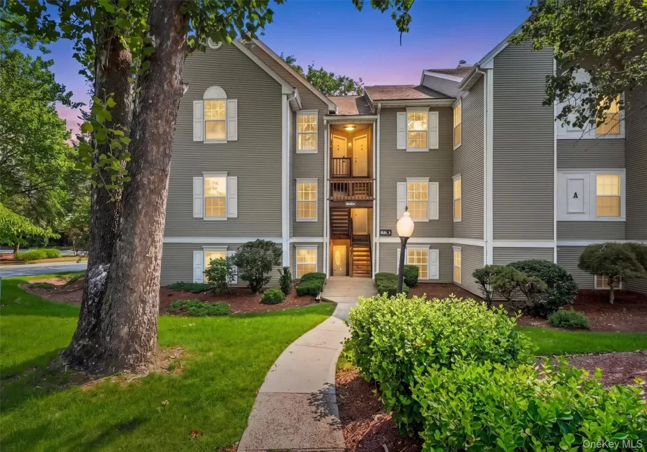 1002 Washington Green, New Windsor, NY, 2 Bedrooms Bedrooms, 4 Rooms Rooms,2 BathroomsBathrooms,Residential,For Rent,Washington,0,1031728 1002 Washington Green, New Windsor, NY, 2 Bedrooms Bedrooms, 4 Rooms Rooms,2 BathroomsBathrooms,Residential,For Rent,Washington,0,1031728